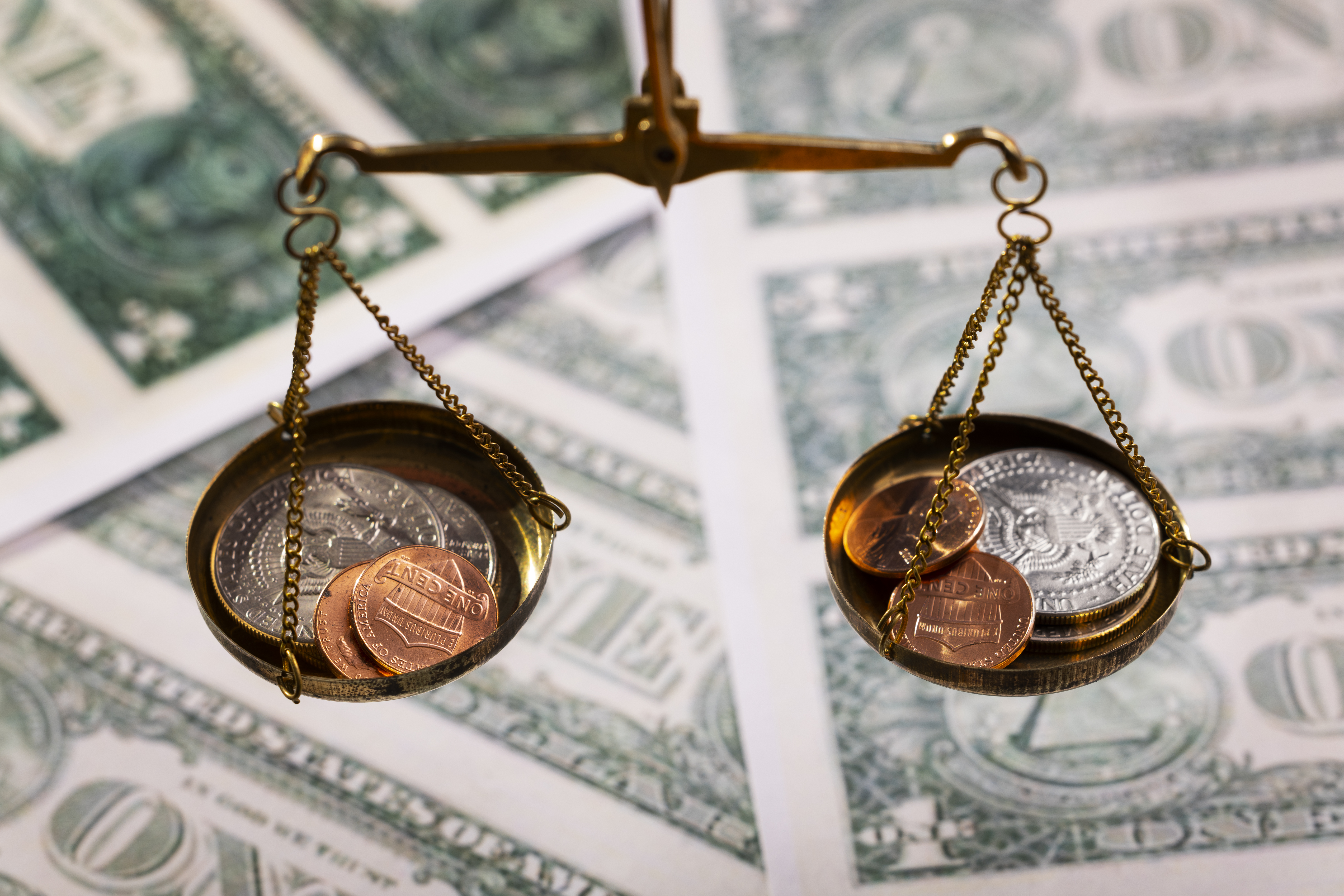 Como proteger negócios da volatilidade cambial e econômica